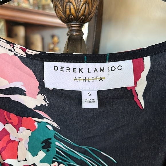 Brand New Derek Lam 10C x Athleta Black Floral Sleeveless Tank Top Lily Blouse - Picture 3 of 12